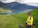 Reto vor dem Reschensee